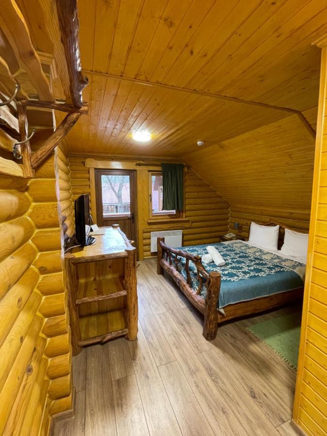Sky Land Camping & Resort Cricova Exteriör bild