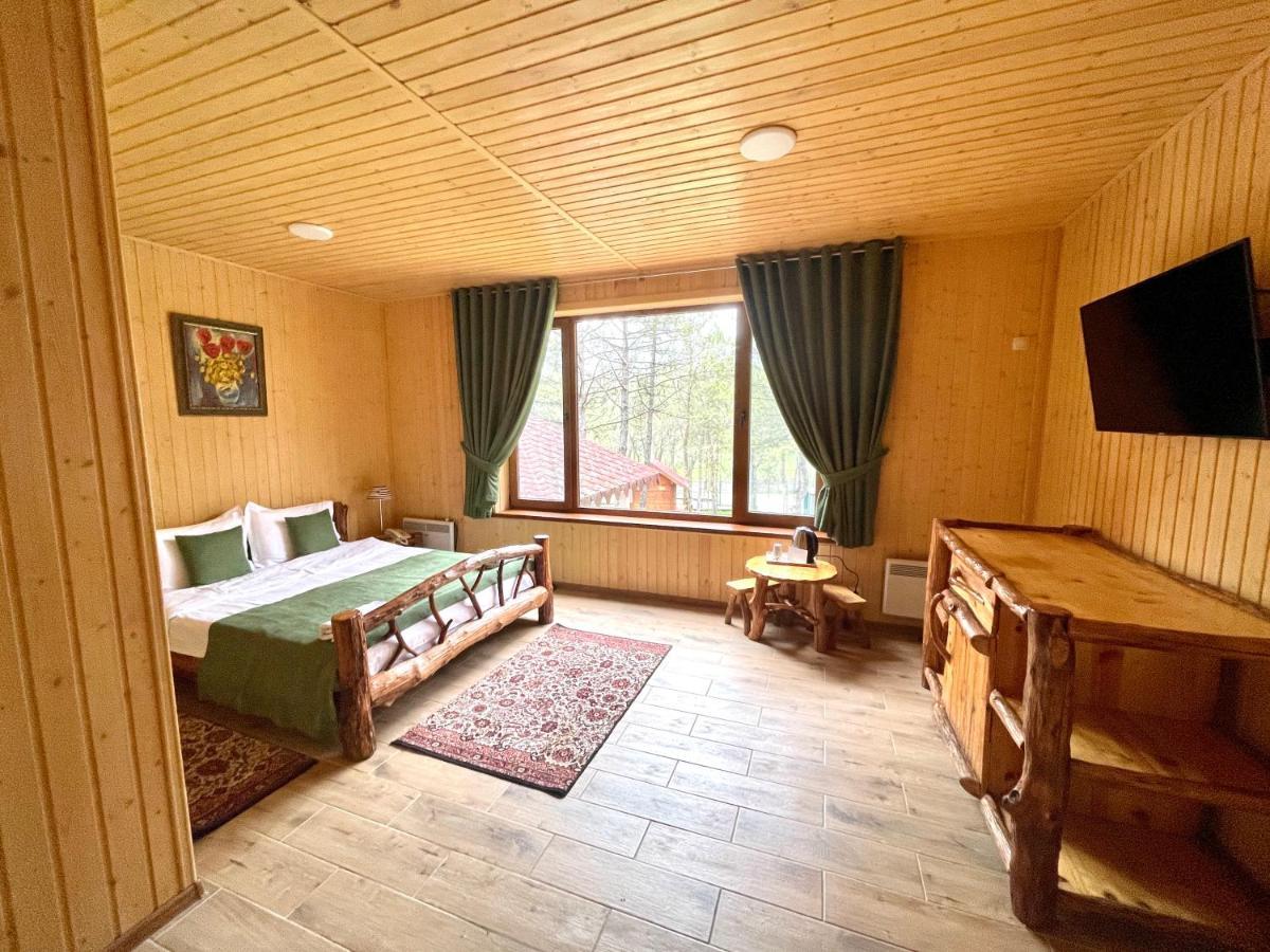 Sky Land Camping & Resort Cricova Exteriör bild
