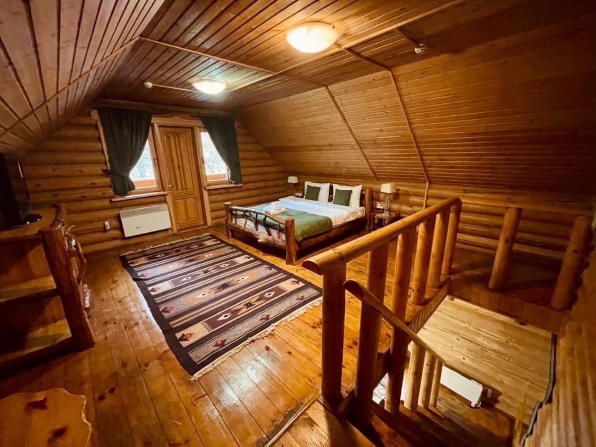 Sky Land Camping & Resort Cricova Exteriör bild